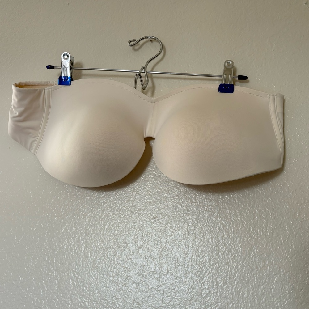 New without tags strapless padded bra size 44B